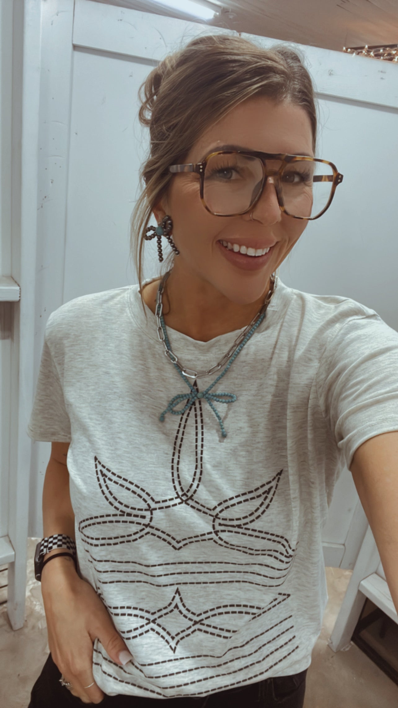 The Solid Bow Necklace