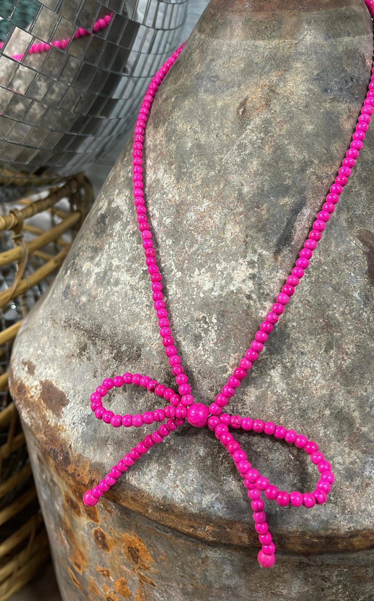 The Solid Bow Necklace