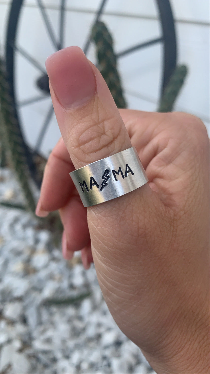 Mama ⚡️ Ring