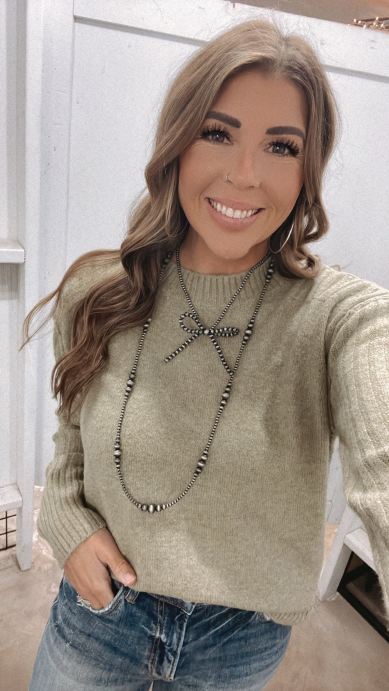 The Solid Bow Necklace